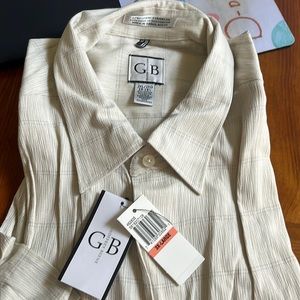Geoffrey Beene short sleeve button down shirt. Brand New! Cream color. Size 3XL.